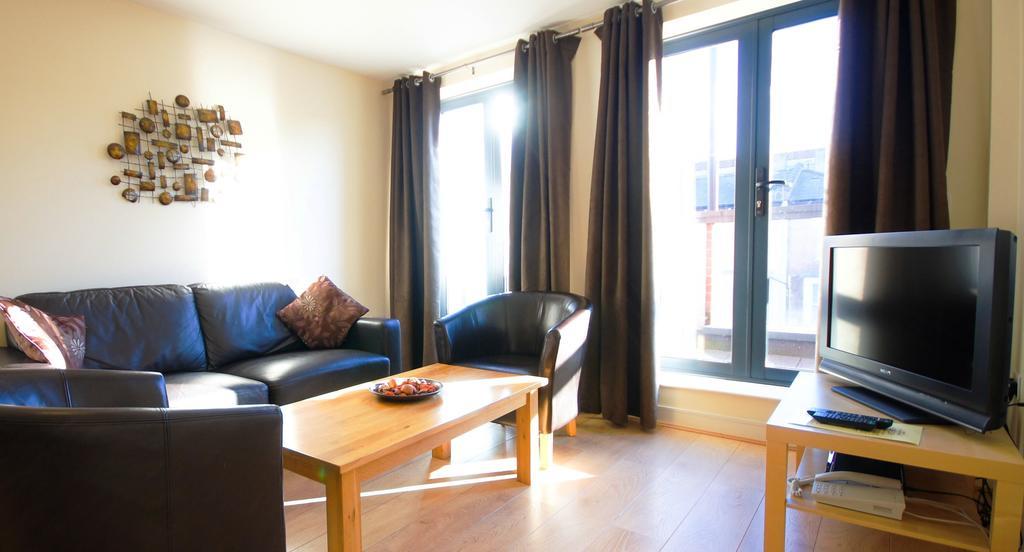 Lodge Drive Serviced Apartments Enfield Oda fotoğraf