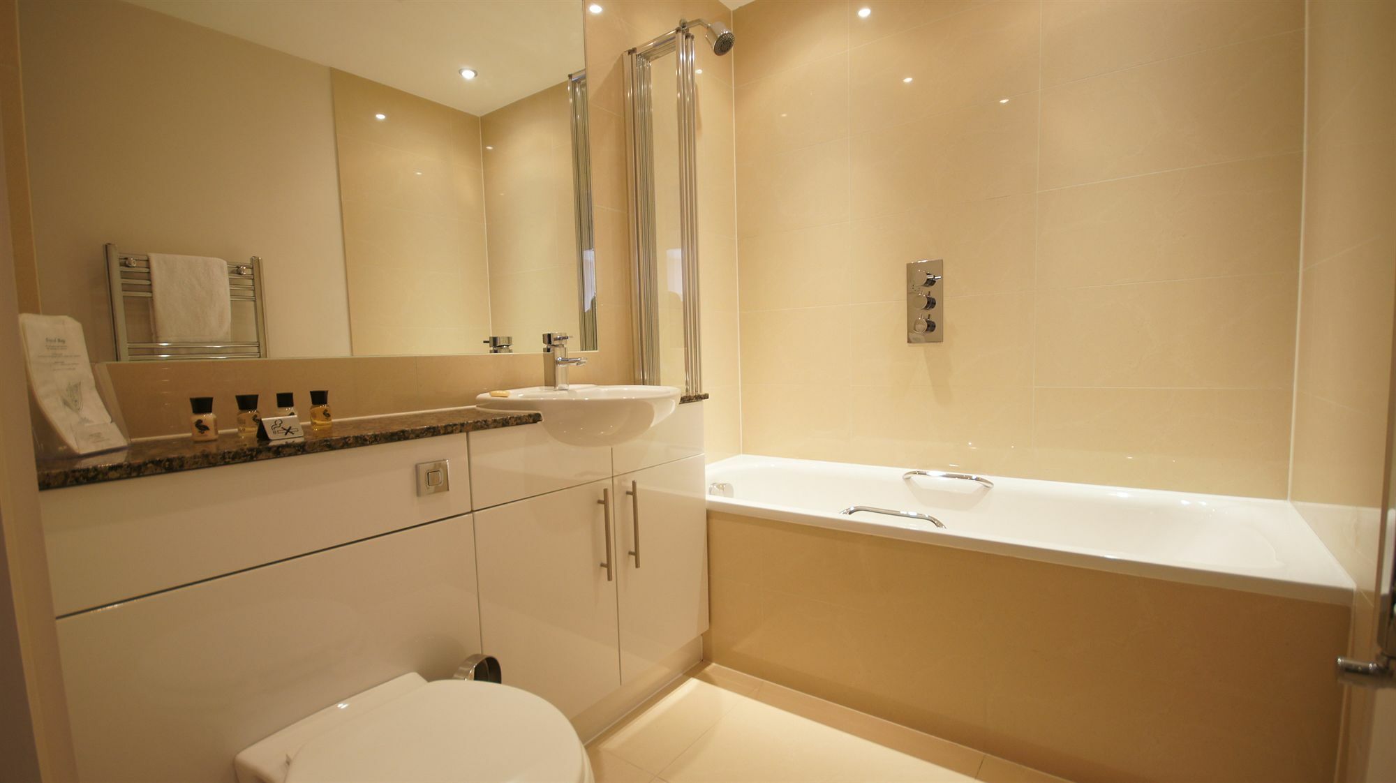 Lodge Drive Serviced Apartments Enfield Dış mekan fotoğraf